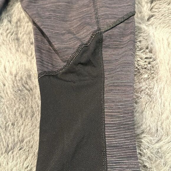 LULULEMON 3/4 LEGGINGS - Picture 4 of 7